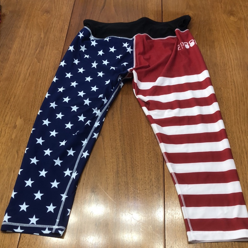 2Pood red white & blue capri size 8 - Picture 2 of 2
